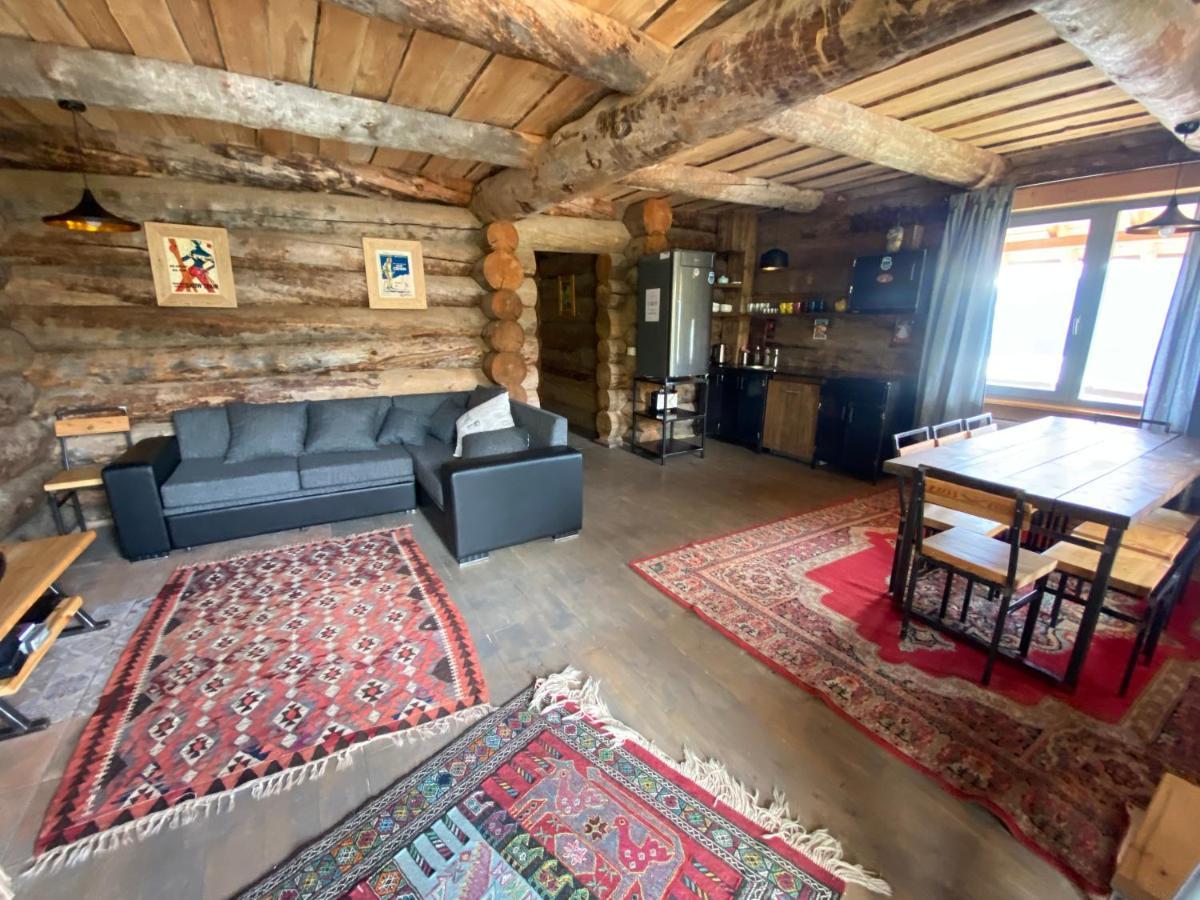 Mountain Cricket Chalets And Apartments Gudauri Kültér fotó