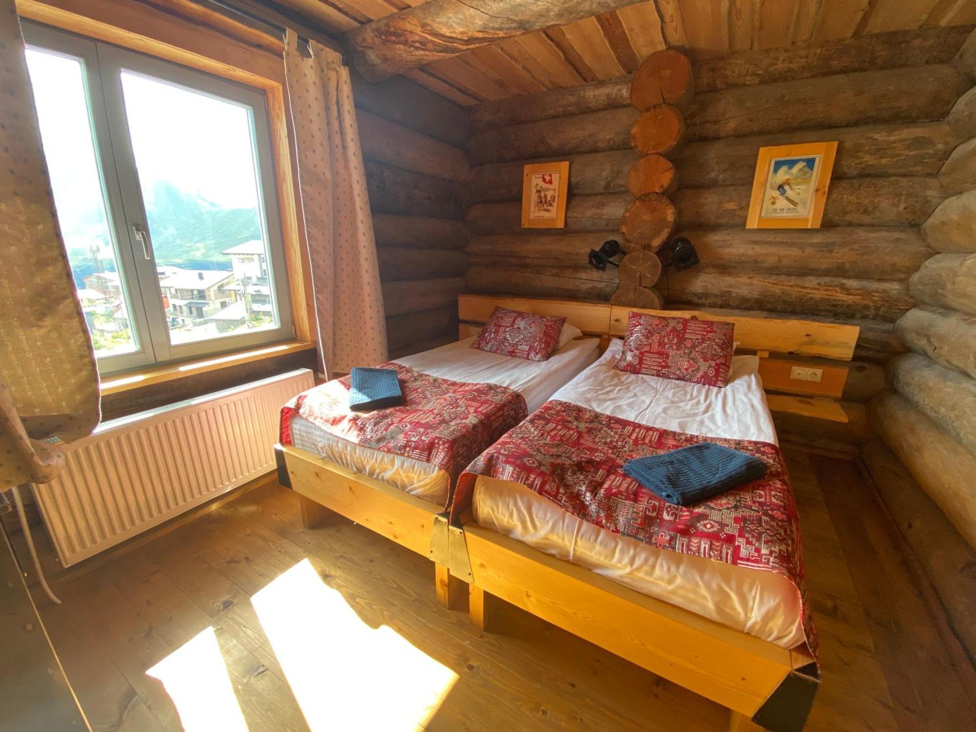 Mountain Cricket Chalets And Apartments Gudauri Kültér fotó